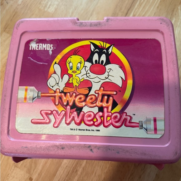 Used 1986 Looney Tunes Sylvester and Tweety Pink Plastic Lunch Box by Thermos - Picture 6 of 9